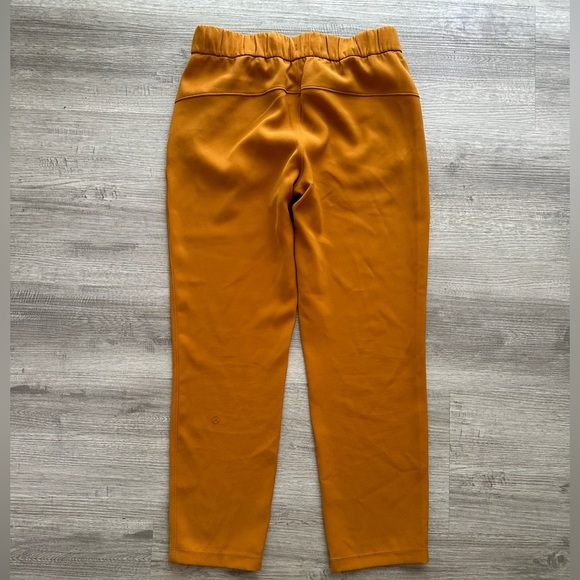 Lululemon Athletica Lululemon On the Fly 7/8 Pant Relaxed Fit Sz 6 like new - Picture 3 of 6